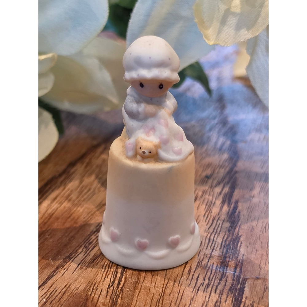 Vintage 1984 Precious Moments Love Covers All Thimble